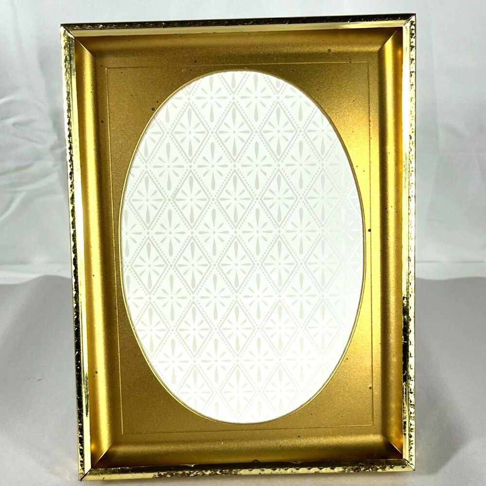 Vintage Gold Toned Metal 5"x7" Photo Picture Frame with Oval Inset Aged Patina